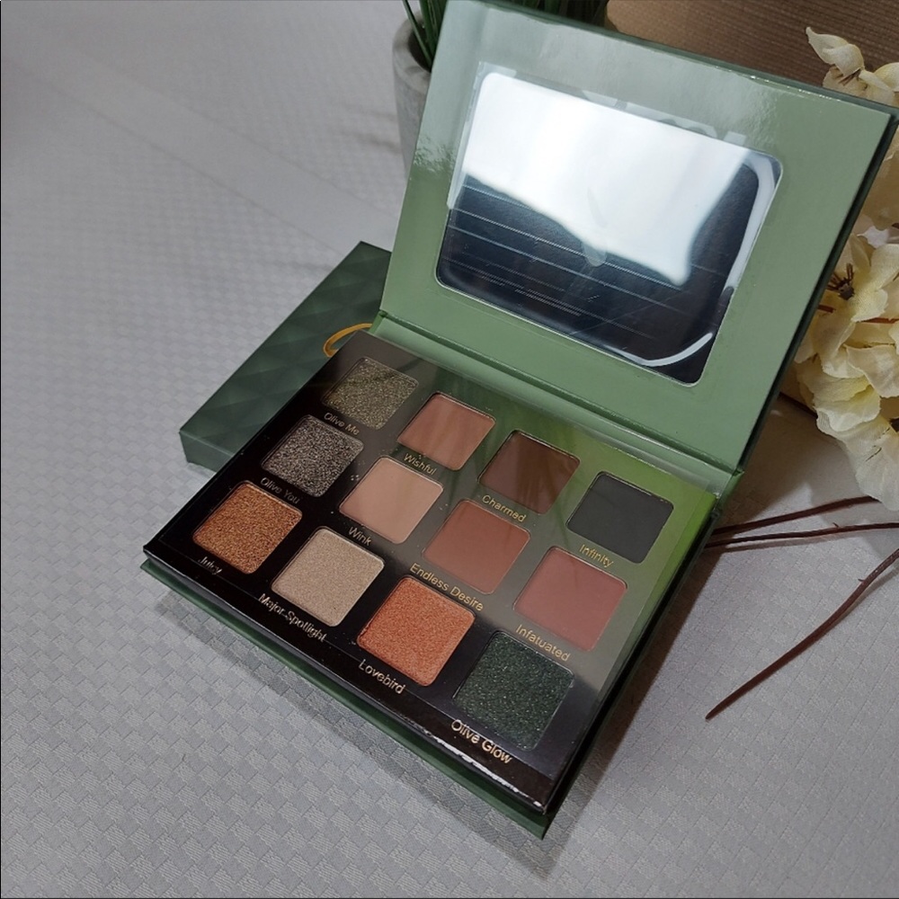 Violet Voss 'Olive You Forever' Eyeshadow Pall NIB